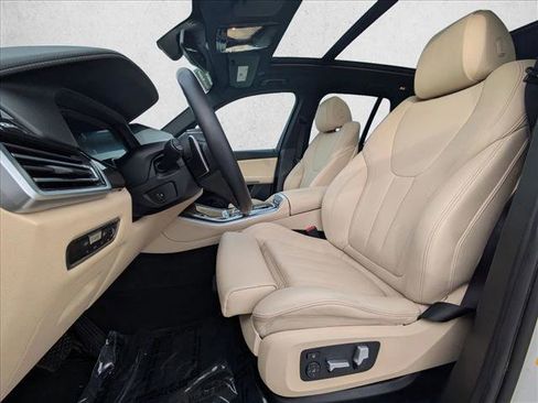 Used 2022 BMW X5 sDrive40i w/ Parking Assistance Package image 17