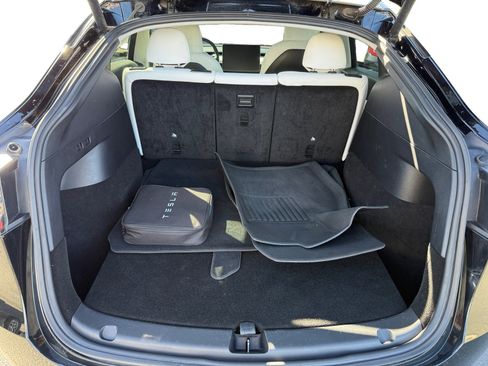 Used 2022 Tesla Model Y Performance image 17