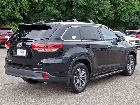 Used 2018 Toyota Highlander XLE AWD/4WD image 7