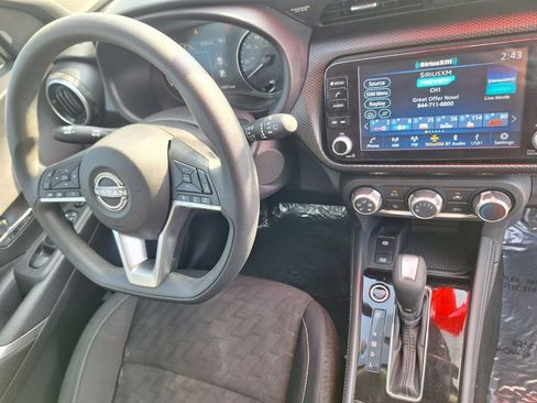 Used 2023 Nissan Kicks SV image 28