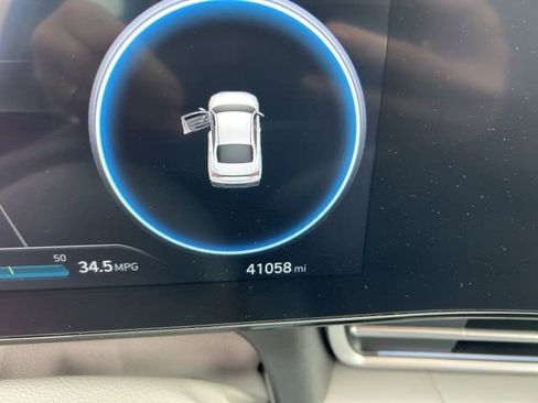 Used 2025 Hyundai Elantra SEL image 12