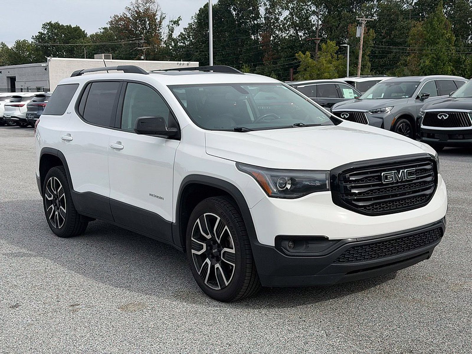 Used 2019 GMC Acadia SLT w/ Black Edition AWD/4WD image 1