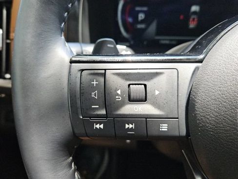Used 2025 Nissan Pathfinder Platinum AWD/4WD image 24