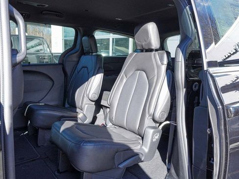 New 2026 Chrysler Pacifica Select image 29