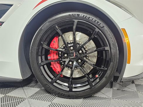 Used 2019 Chevrolet Corvette Grand Sport w/ Grand Sport Heritage Package image 9