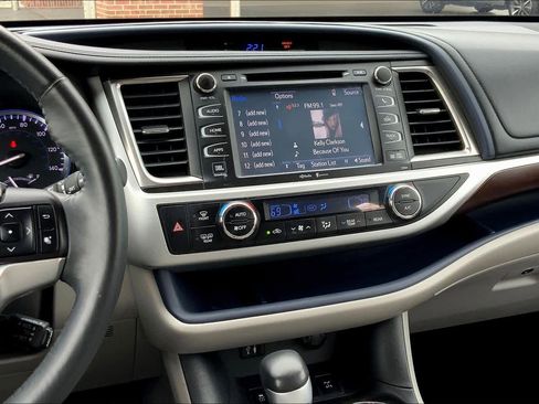 Used 2014 Toyota Highlander Limited image 6