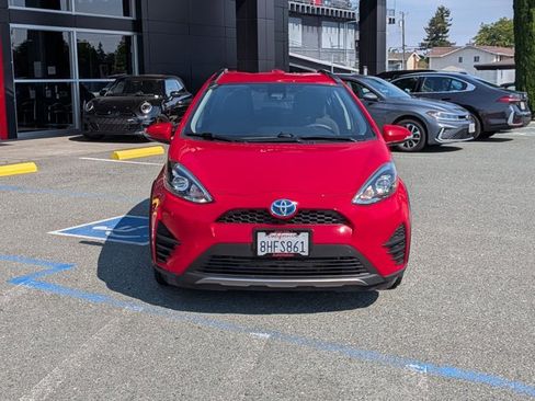 Used 2019 Toyota Prius C w/ Carpet Mat Package FWD image 2