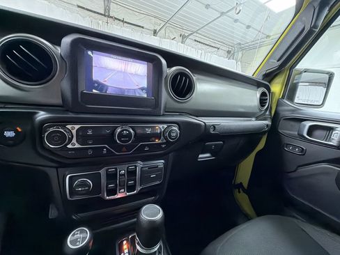 Used 2023 Jeep Gladiator Sport AWD/4WD image 22