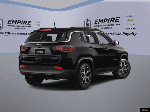 Used 2025 Jeep Compass Limited w/ Sun & Sound Group AWD/4WD image 10