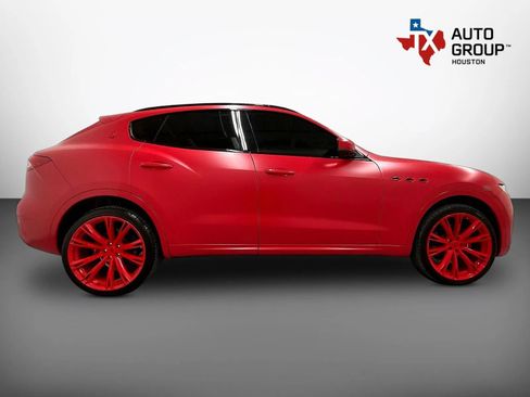 Used 2017 Maserati Levante w/ Luxury Package AWD/4WD image 8