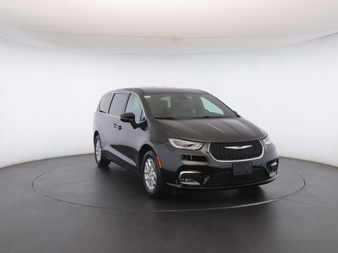 New 2026 Chrysler Pacifica Select FWD image 35