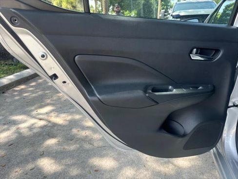 Used 2025 Nissan Versa SV FWD image 17