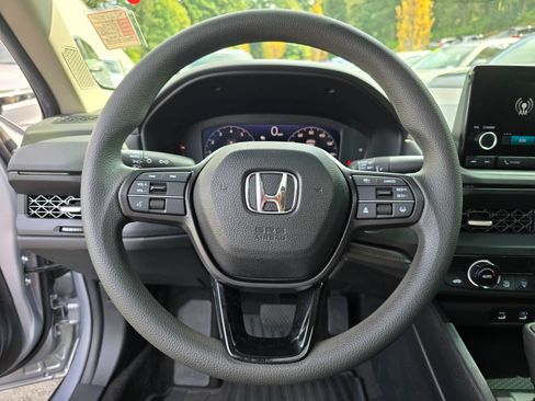 Used 2024 Honda Accord EX image 22