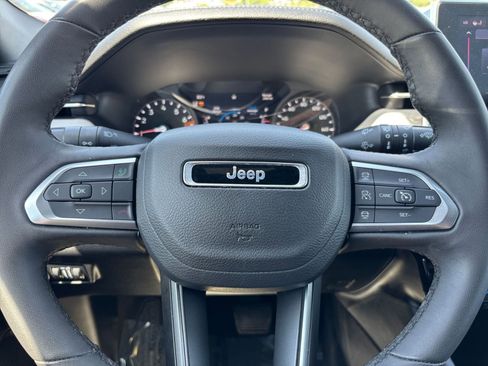 Used 2025 Jeep Compass Limited AWD/4WD image 29