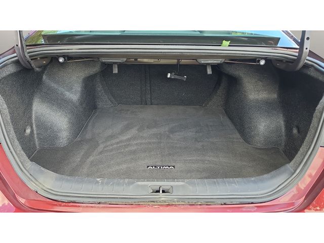 Used 2025 Nissan Altima 2.5 SV FWD image 14