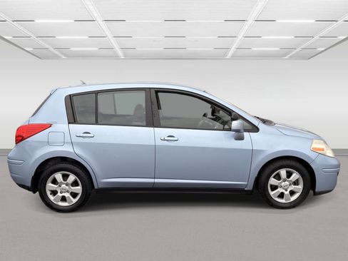 Used 2009 Nissan Versa Hatchback w/ Convenience Pkg FWD image 6