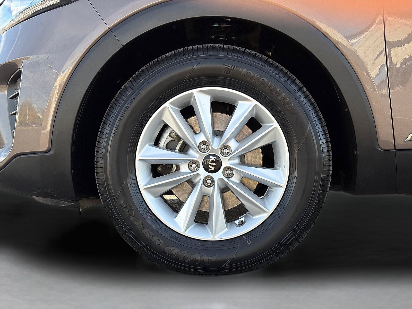 Used 2019 Kia Sorento AWD V6 image 9