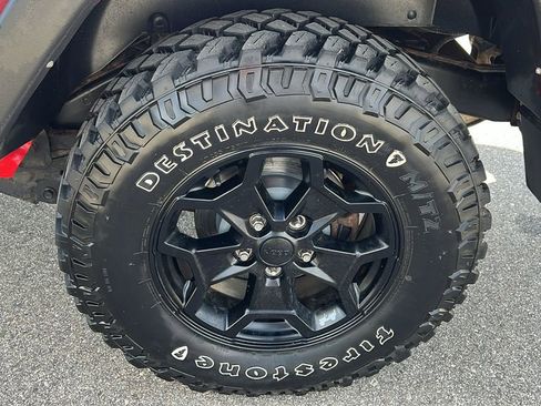 Used 2016 Jeep Wrangler Unlimited Sahara w/ Dual Top Group image 31