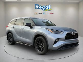 Used 2024 Toyota Highlander XLE FWD video 1