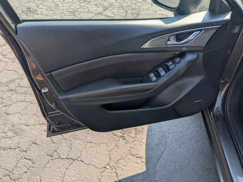 Used 2017 MAZDA MAZDA3 Grand Touring FWD image 14