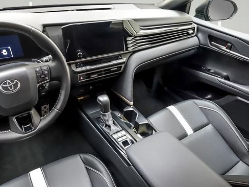 Certified 2025 Toyota Camry SE image 13