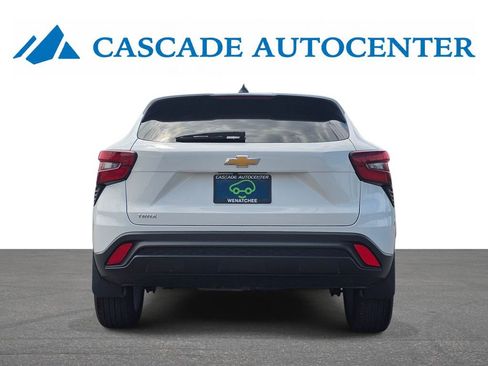 Certified 2024 Chevrolet Trax LS w/ LS Convenience Package FWD image 4