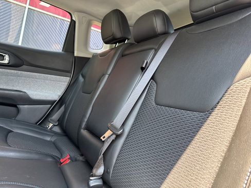 Used 2022 Jeep Compass Latitude image 48