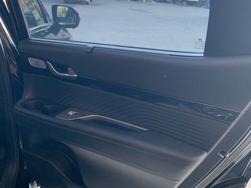 Used 2023 Hyundai Palisade Calligraphy image 22