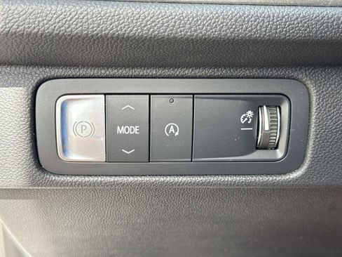 Used 2026 Chevrolet Traverse LT w/ Driver Confidence Package FWD image 29