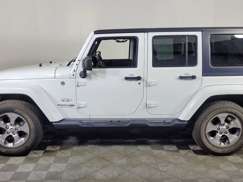 Used 2018 Jeep Wrangler Unlimited Sahara image 5