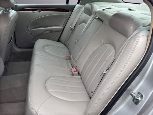Used 2009 Buick Lucerne CXL image 22