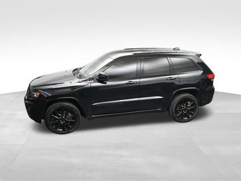 Used 2021 Jeep Grand Cherokee Laredo X RWD image 19