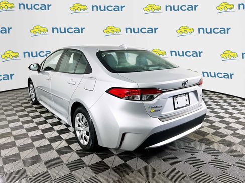 Used 2020 Toyota Corolla LE image 5