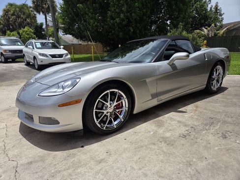 Used 2007 Chevrolet Corvette Convertible w/ Preferred Equipment Group RWD image 3