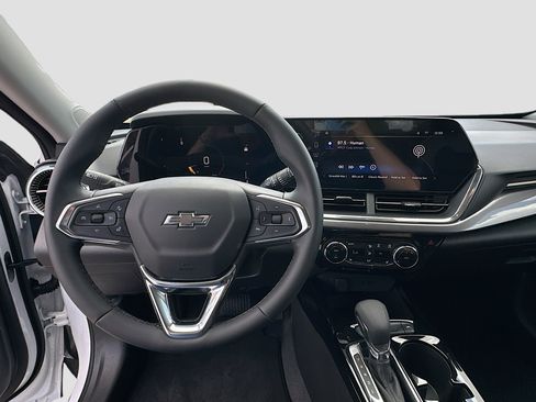 Used 2026 Chevrolet Trax ACTIV w/ Driver Confidence Package image 11