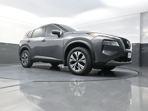 Used 2022 Nissan Rogue SV image 23