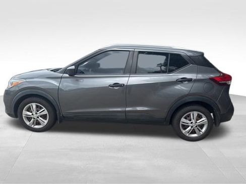 Used 2019 Nissan Kicks S FWD image 5