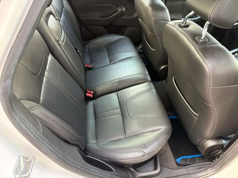 Used 2012 Ford Focus Titanium image 11