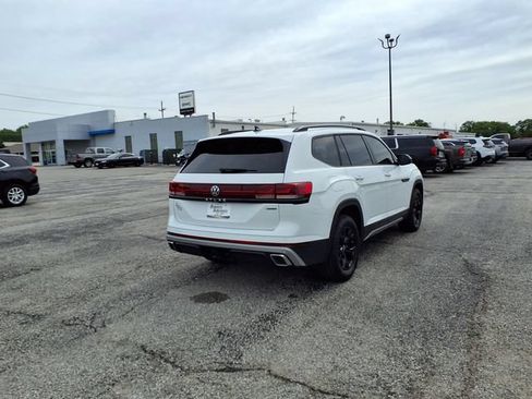 Used 2025 Volkswagen Atlas Peak Edition SE AWD/4WD image 21