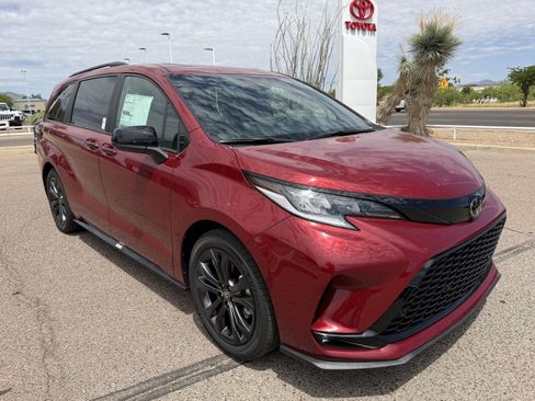 New 2026 Toyota Sienna XSE FWD image 7