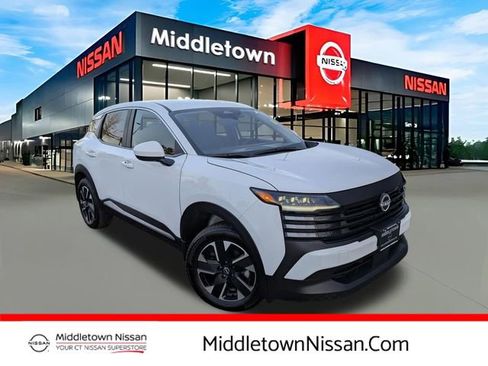 Certified 2025 Nissan Kicks SV image 1