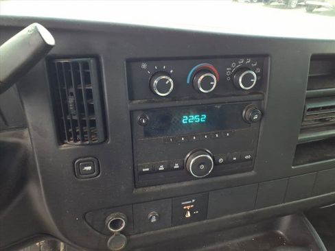 Used 2013 Chevrolet Express 3500 Extended image 14