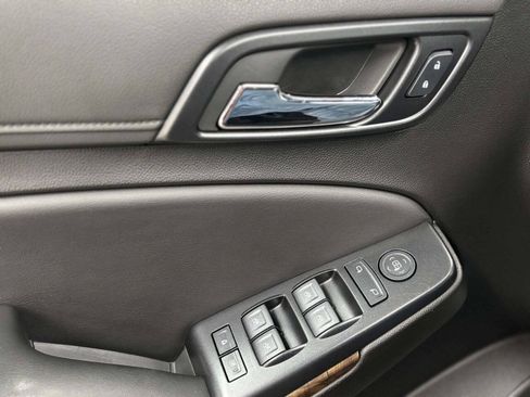 Used 2019 Chevrolet Tahoe 4WD image 32