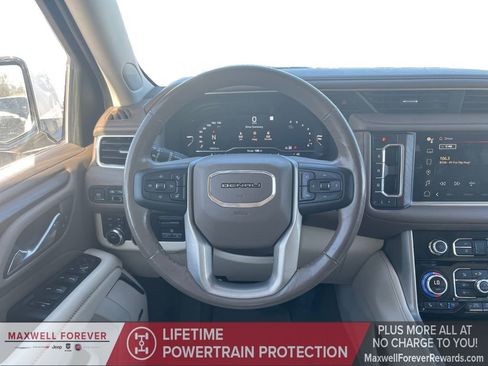 Used 2022 GMC Yukon XL Denali w/ Advanced Technology Package image 21
