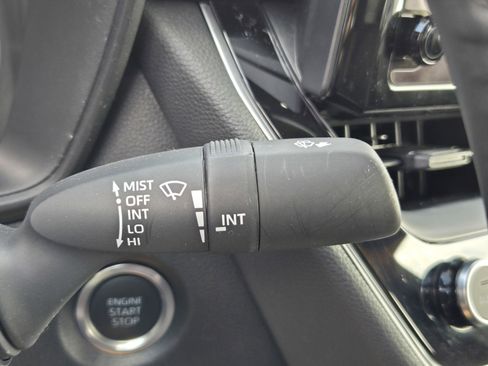 Used 2025 Toyota Corolla SE FWD image 25