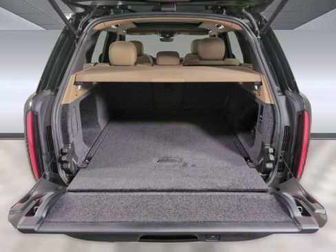 New 2025 Land Rover Range Rover SE image 26