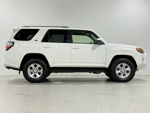 Used 2017 Toyota 4Runner SR5 image 5