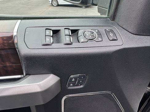 Used 2017 Ford F350 Platinum image 17