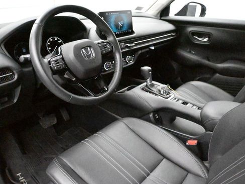 Used 2024 Honda HR-V EX-L image 2