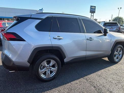 Used 2025 Toyota RAV4 XLE FWD image 8